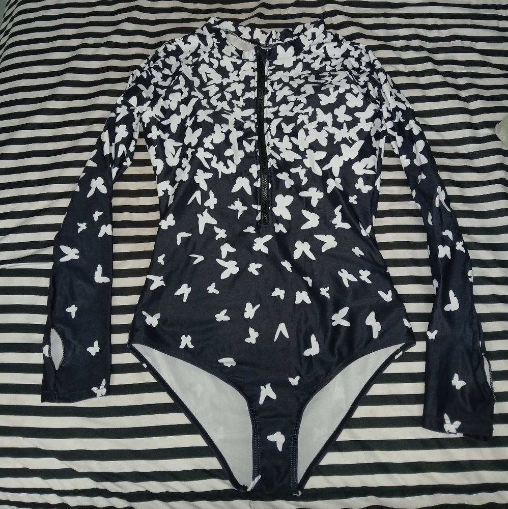 Butterfly Print Women's One Piece Swimsuit - Black and White